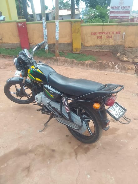 A picture of A bajaj 150