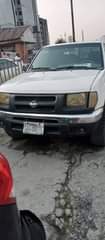 A picture of 2004 Nissan Frontier 4wd