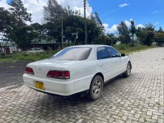 A picture of Cresta Gx 100 ipo vizuri sana Cc 1990 full Ac