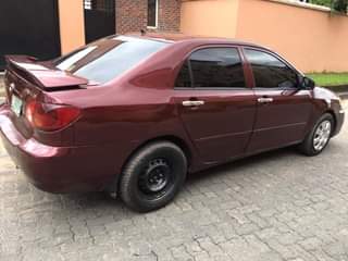 A picture of 2004 TOYOTA COROLLA