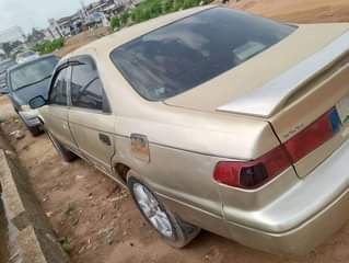 A picture of Toyota Camry 2001 drop light