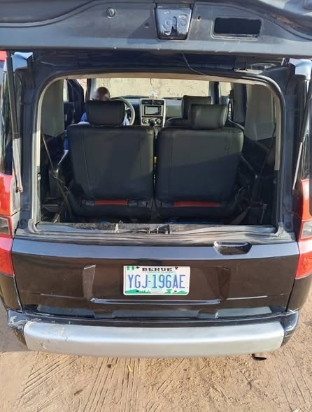 A picture of DISTRESS HONDA ELEMENT