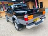 A picture of Toyota hilux dabo kibeni Engine 1kz Manual Diesel Year 2003