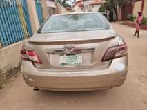 A picture of Toyota Camry 2010 XLE first body Full option with thumbstart