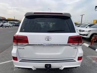 A picture of Toyota Land Cruiser 2013