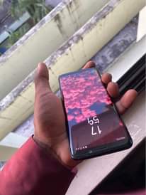 A picture of HAYA SASA SAMSUNG S9plain hiyo GB64 imenyookaa NIPE OFFER YAKO