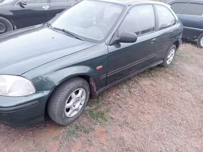 A picture of 2000 Honda civic 09031187079