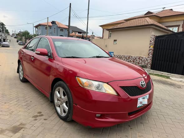 A picture of Toyota Camry 2008 SE