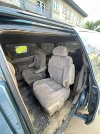 A picture of Toyota sienna 2001