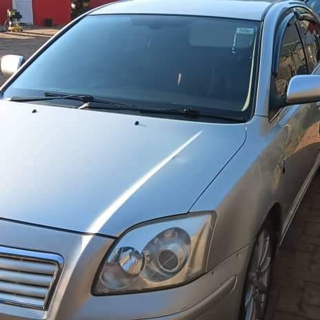 used toyota avensis