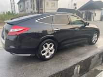 A picture of HONDA CROSSTOUR