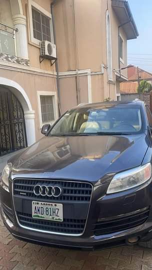 A picture of Audi Q7 2008 model