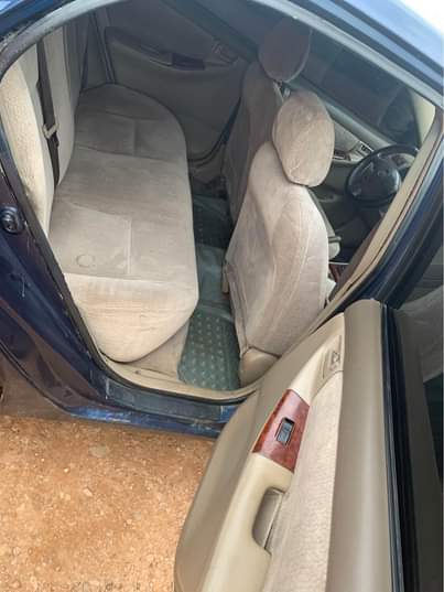 A picture of Toyota Corolla 2004