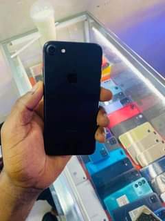 A picture of Iphone 7 128gb