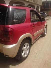 A picture of Toyota RAV4 2005 model