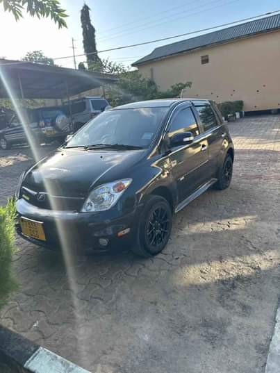 A picture of TOYOTA IST