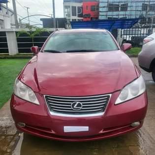 A picture of Lexus ES