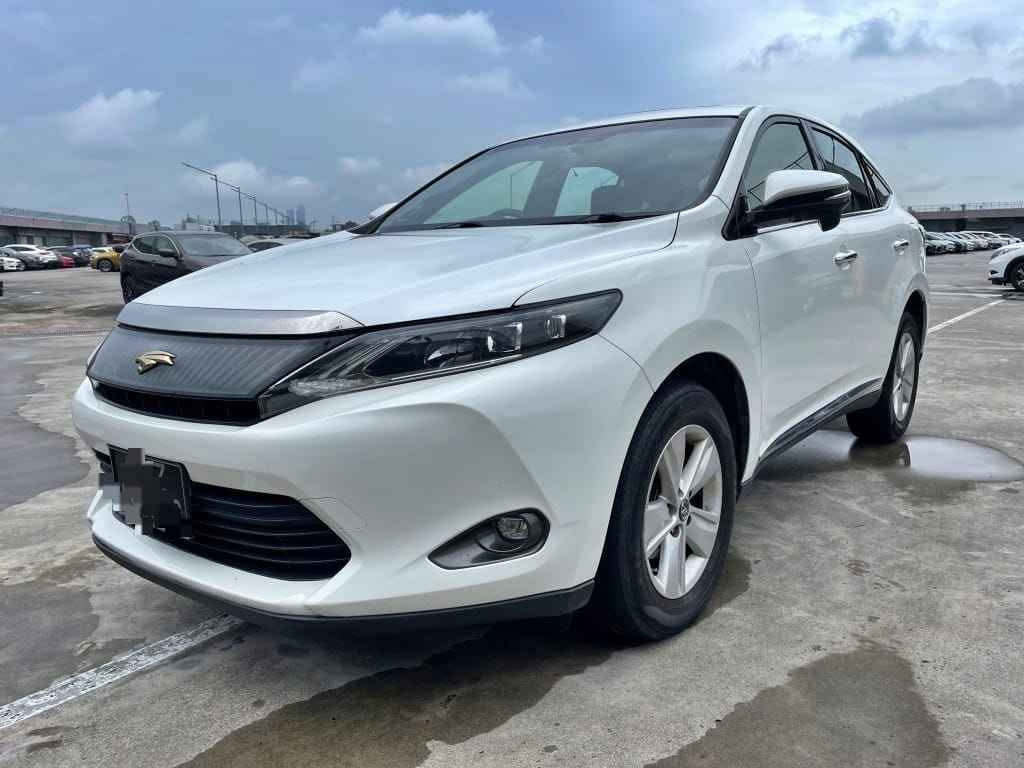 A picture of  TOYOTA HARRIER 2016 A stylish reliable SUV perfect for