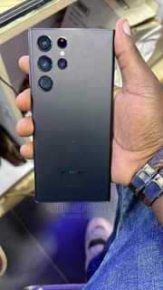A picture of Samsung Galaxy S22 ultra