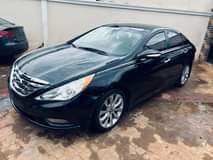 A picture of 4 months registered 2013 Hyundai sonata Everything is sharp n