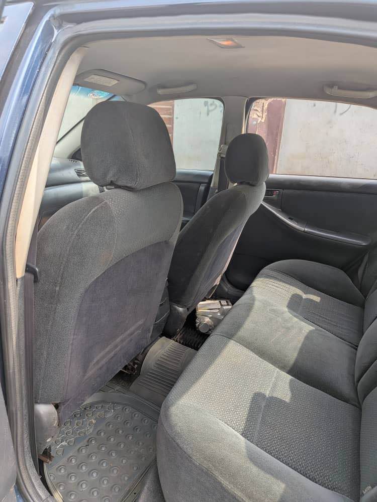A picture of CLEAN 2004 TOYOTA COROLLA SPORTS Owner