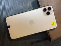 A picture of IPhone 11 pro max 256gb