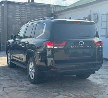 A picture of TOYOTA LAND CRUISER 2022 5 UNREGISTERED