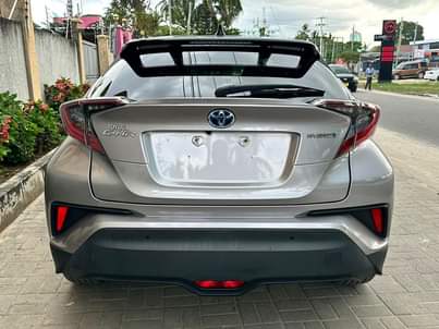 A picture of TOYOTA C HR HYBRID CHESSES NO GOOD NEW FOR SELL