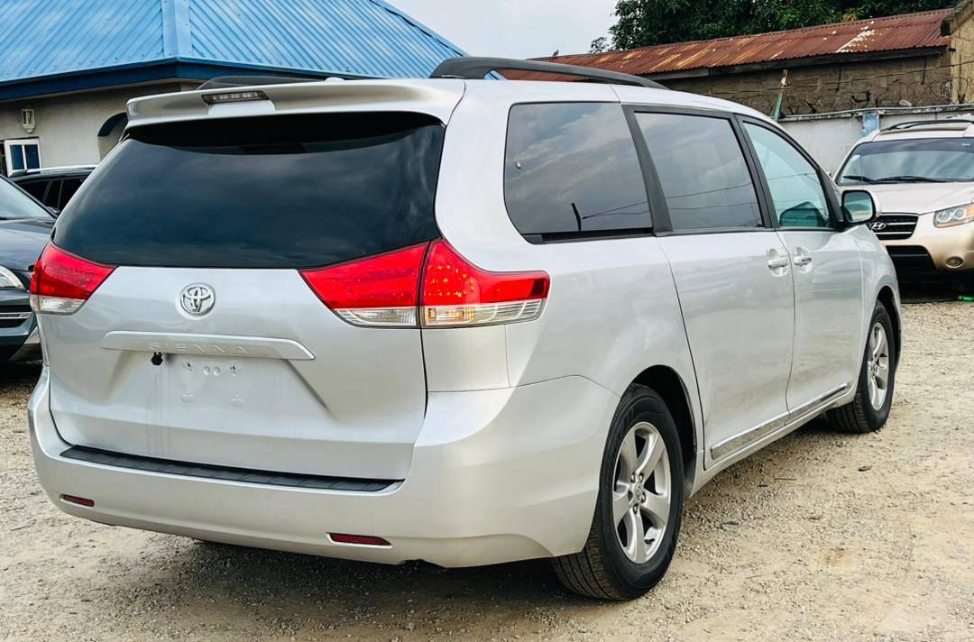 A picture of Car