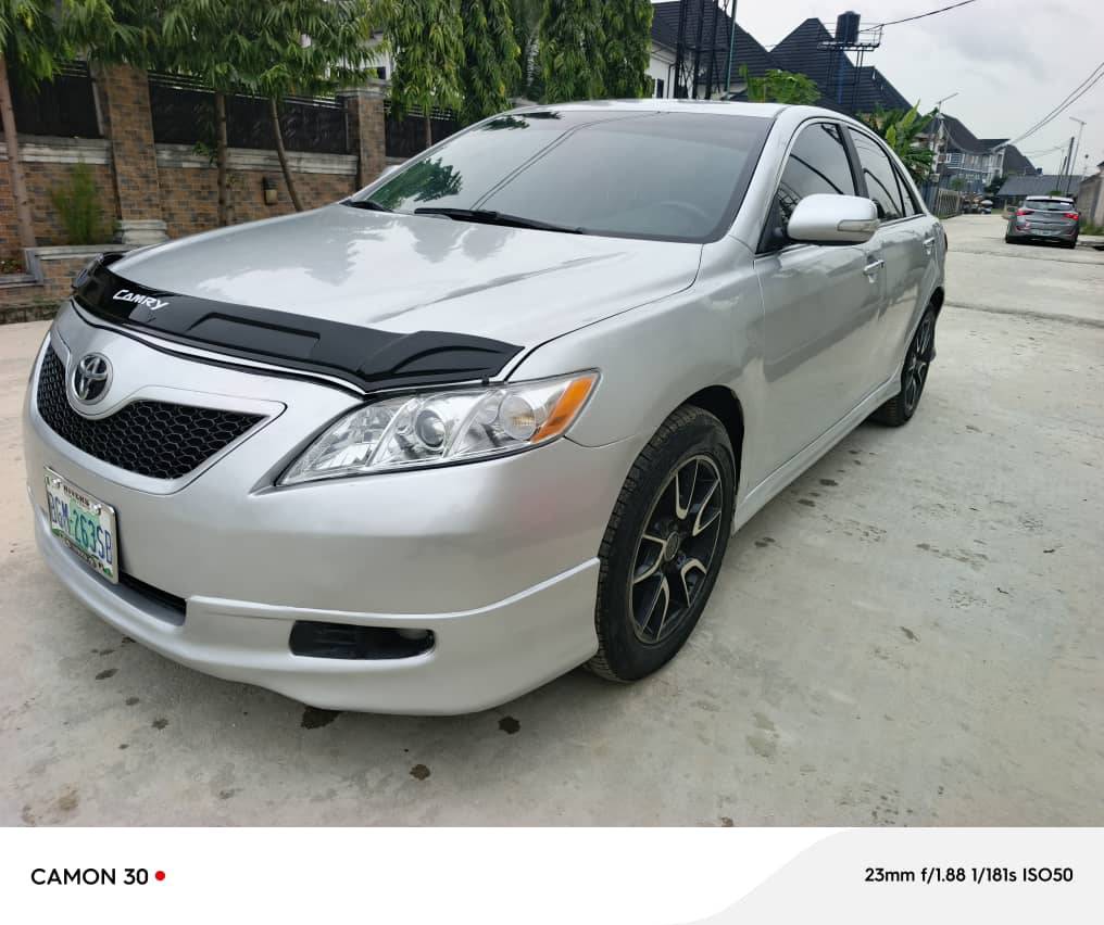 A picture of Toyota Camry SE