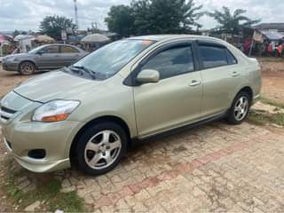 A picture of Toyota Yaris 06