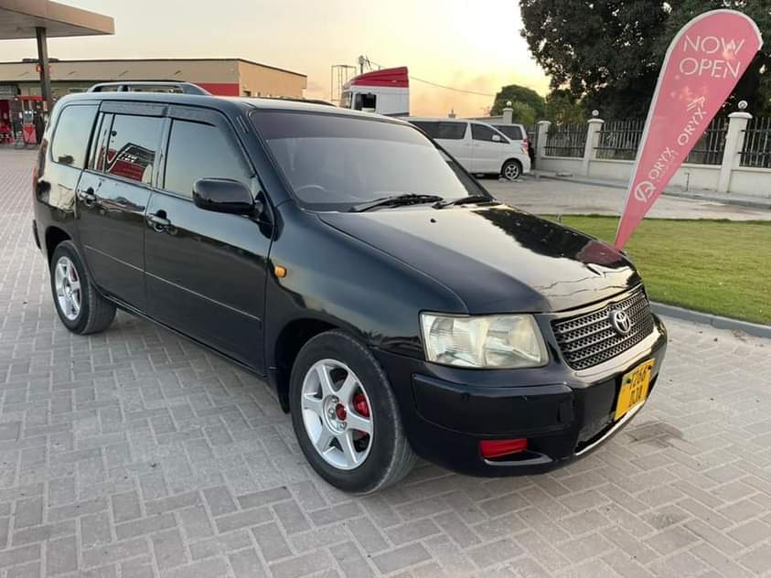 A picture of Toyota probox sacced