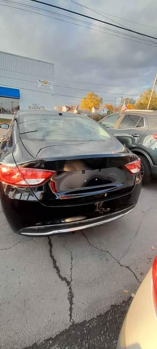 A picture of 2015 Chrysler 200 Limited Sedan 4D