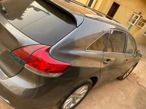 A picture of Toyota Venza 2012 Model Key Painted 4 plug engine Engine