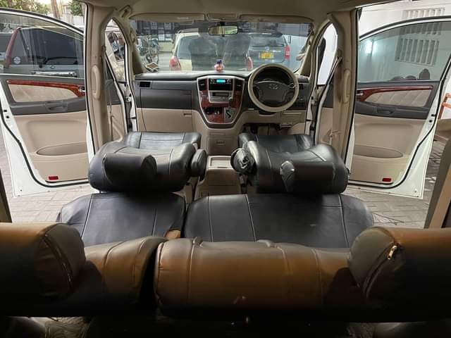 A picture of TOYOTA ALPHARD