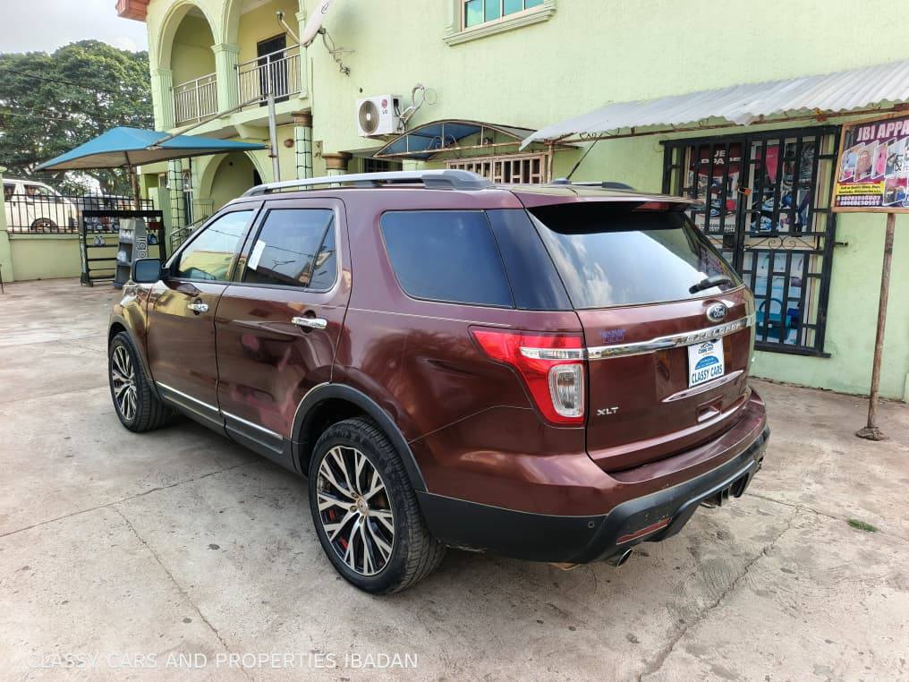 A picture of 2015 FORD EXPLORER