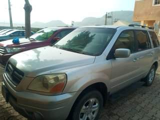 A picture of Honda pilot jeep