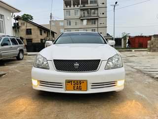 A picture of Toyota crown athletic
