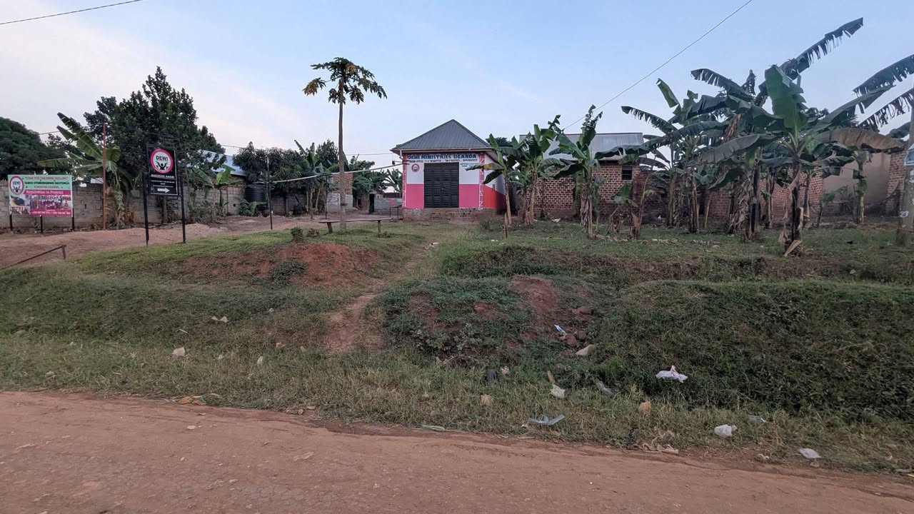 A picture of Commercial plots on quick sale UGX 20M