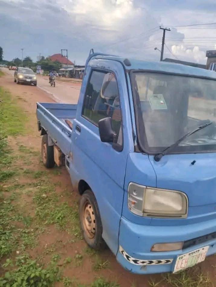 A picture of 2006 Daihatsu