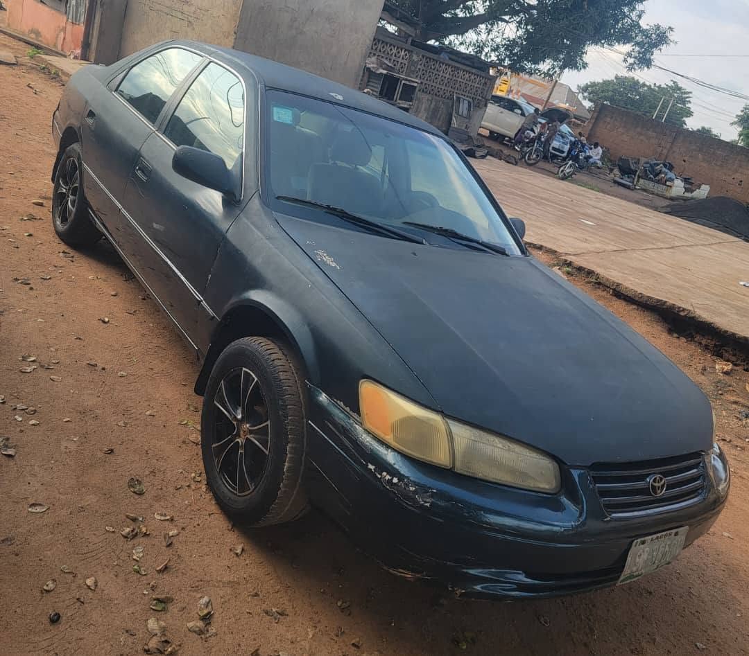 A picture of Toyota camry pencil