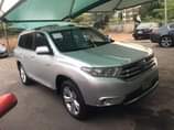 A picture of Toyota Highlander 2009