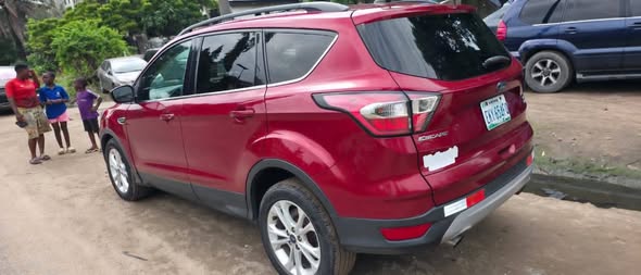 A picture of Ford Escape SE 2017