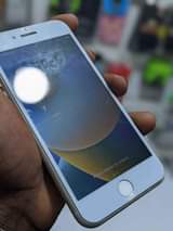 A picture of iPhone 8plain Gb64 BH 98 FINGERPRINT True tone Official