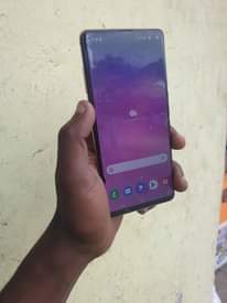 A picture of Samsung s10plus