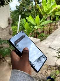 A picture of Samsung s10 plus 5g