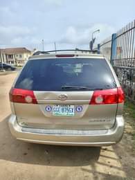 A picture of URGENT SALE Clean Reg 07 Toyota Sienna first body first