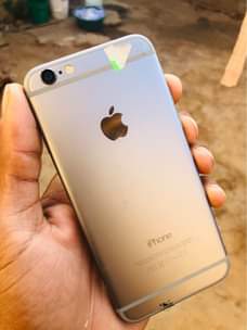 A picture of IPhone 6flat 32gb fully functional