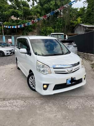 used toyota noah