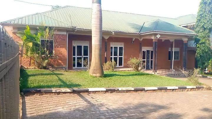 A picture of 2 bedrooms house for rent at 500k ugx in lutete
